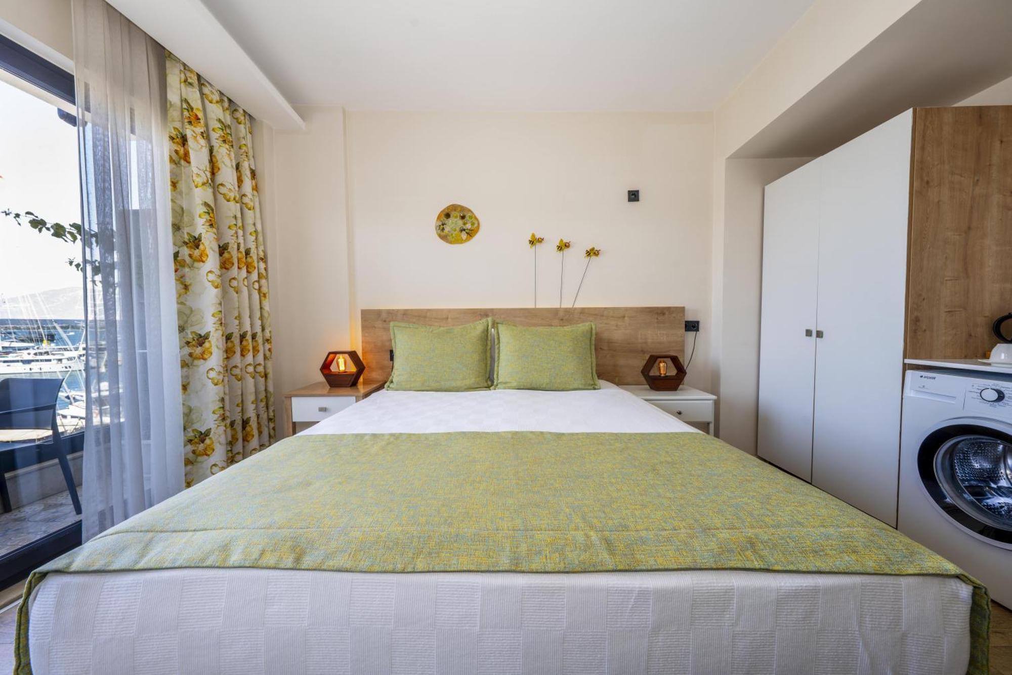 Ece Marina Suites Фетие Екстериор снимка